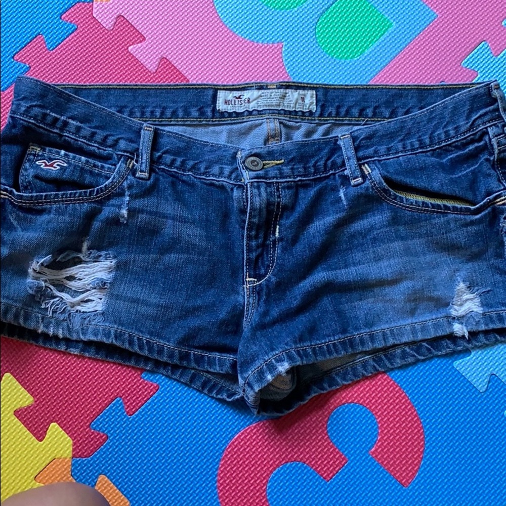 woman’s shorts Hollister